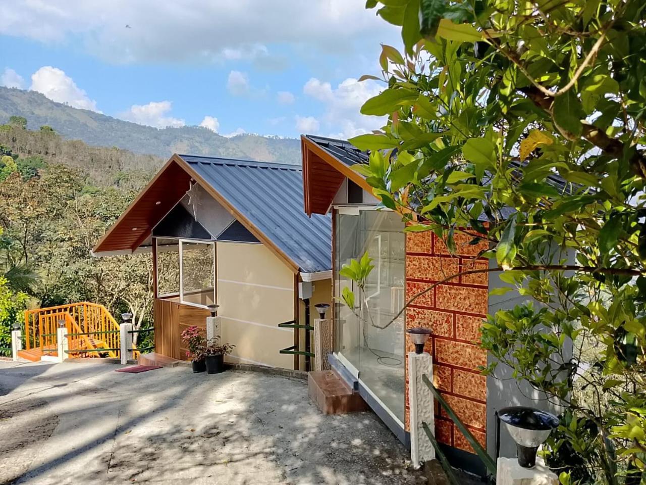 Cloudscape Homestay Pīrmed Zewnętrze zdjęcie