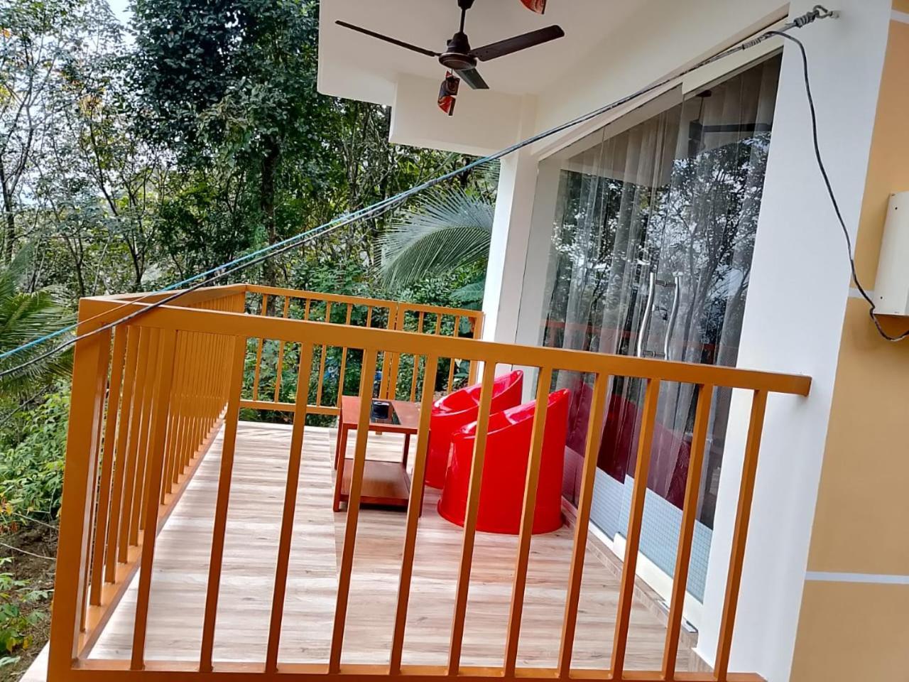 Cloudscape Homestay Pīrmed Zewnętrze zdjęcie