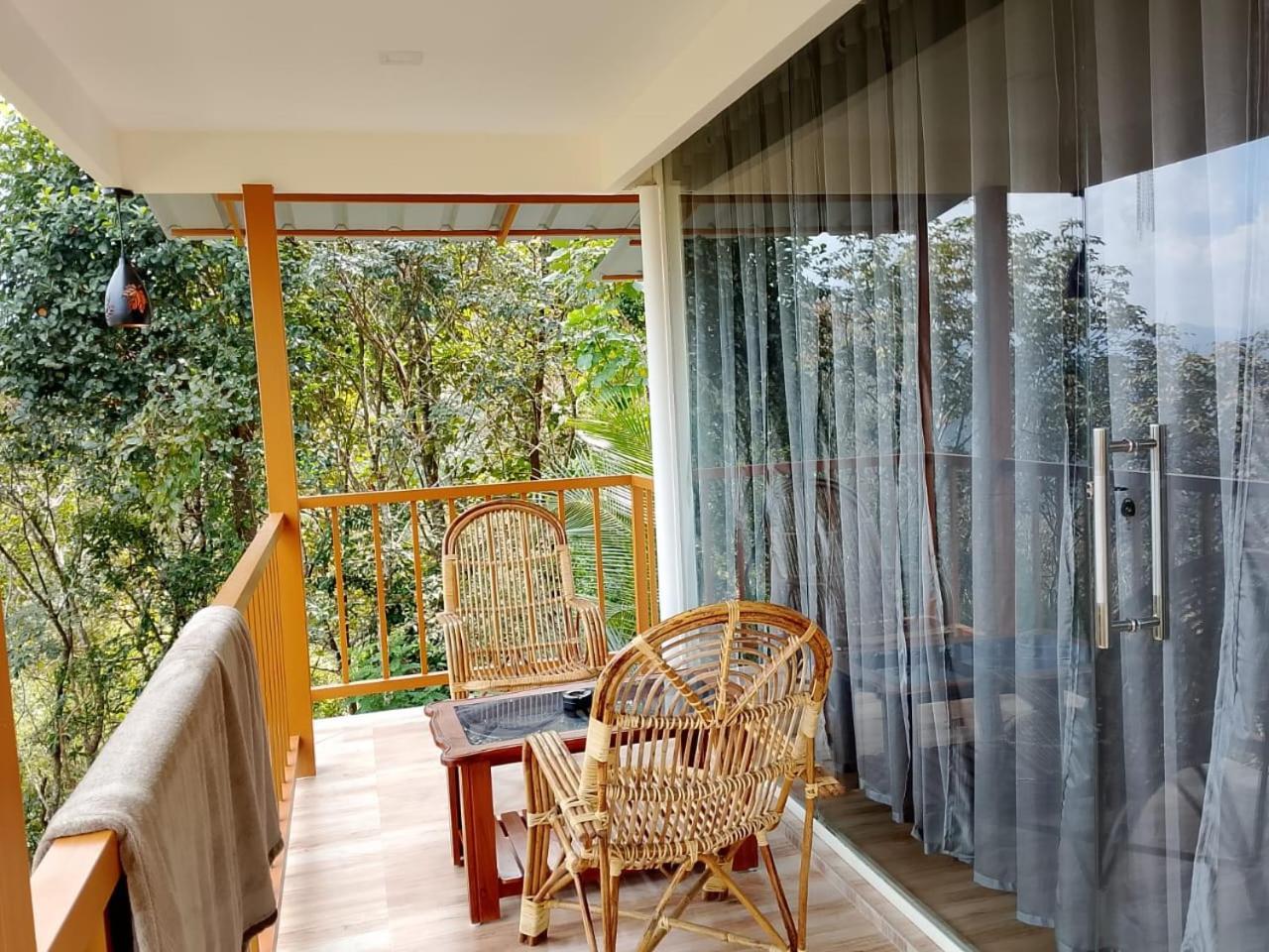 Cloudscape Homestay Pīrmed Zewnętrze zdjęcie