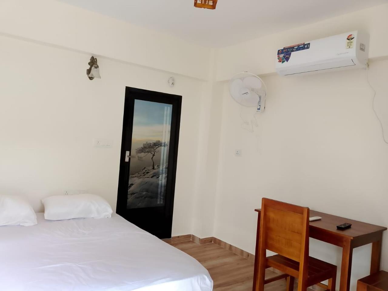Cloudscape Homestay Pīrmed Zewnętrze zdjęcie